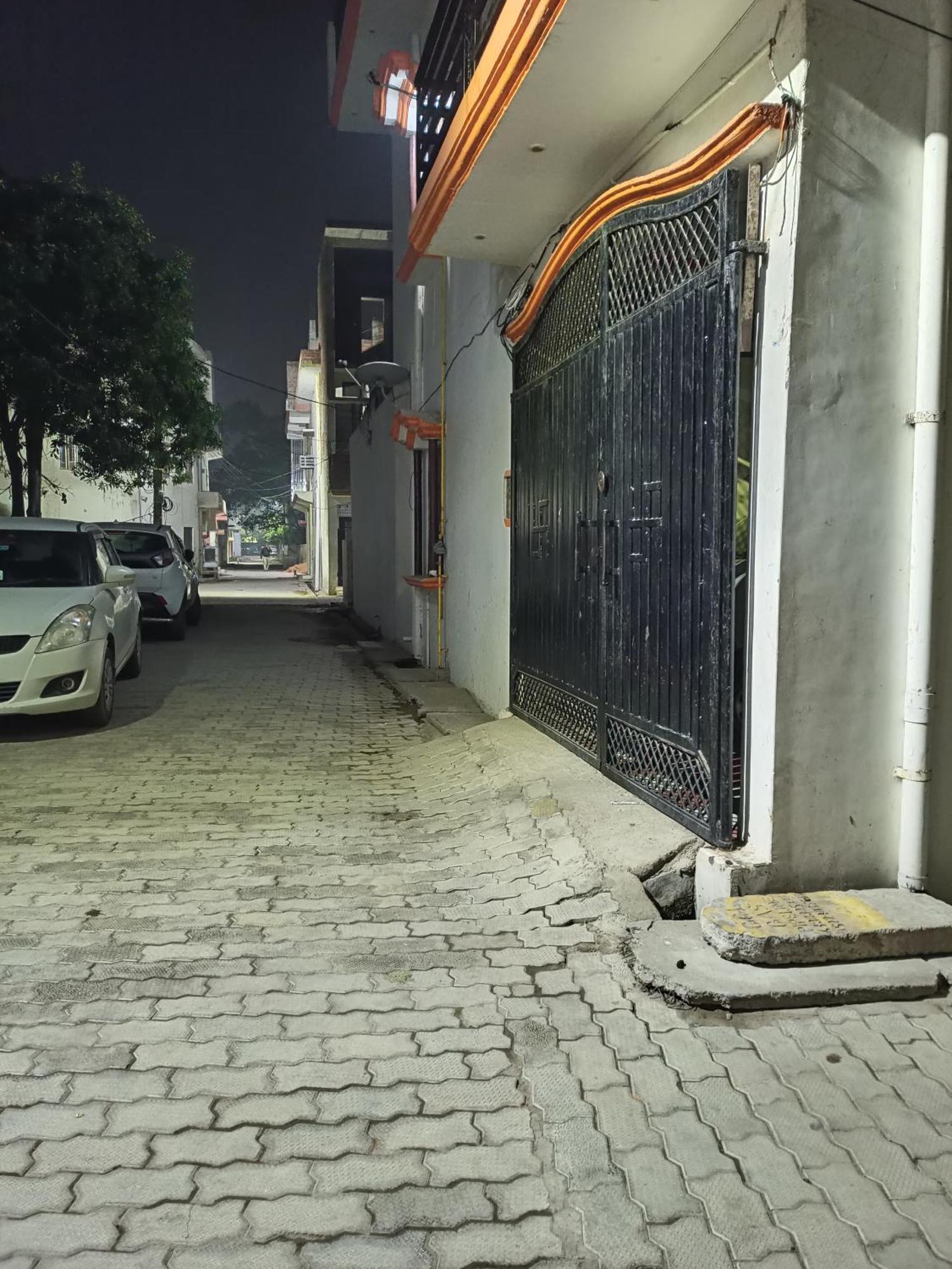 Girija Shail Bhavan Ayodhya ภายนอก รูปภาพ